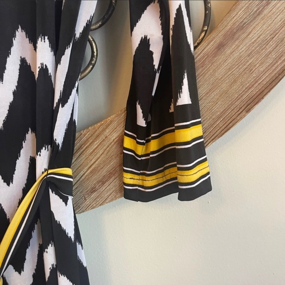 Pretty Mlle Gabrielle Dress - Picture 3 of 7